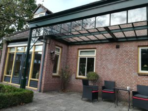 staal, stalen afdak, overkapping terras, afdak, terras, stalen, siersmeedwerk, smeedsierwerk, sierwerk