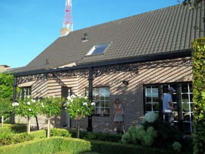 staal, stalen afdak, overkapping terras, afdak, terras, stalen, siersmeedwerk, smeedsierwerk, sierwerk