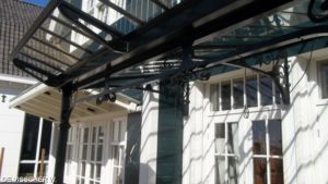 staal, stalen afdak, overkapping terras, afdak, terras, stalen, siersmeedwerk, smeedsierwerk, sierwerk