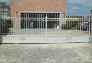 staal, stalen, siersmeedwerk, smeedijzer, smeedijzeren hekwerk, stalen hekwerk, stalen poort, smeedijzeren poort