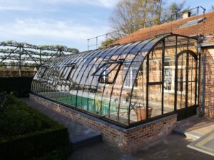 staal, stalen, siersmeedwerk, smeedijzer, smeedsierwerk, serre, smeedijzeren serre, gebogen serre, boogserre