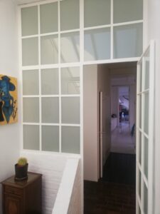 staal, stalen deur, pivotdeur, deur met melkglas, binnendeur
